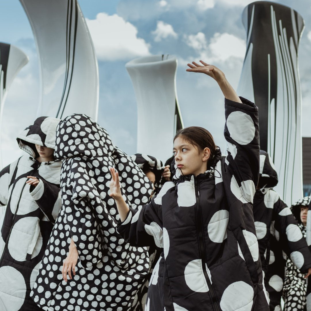 SITTINGSUITS X LIN UTZON WEARABLE ART IN A TIME OF CRISIS: